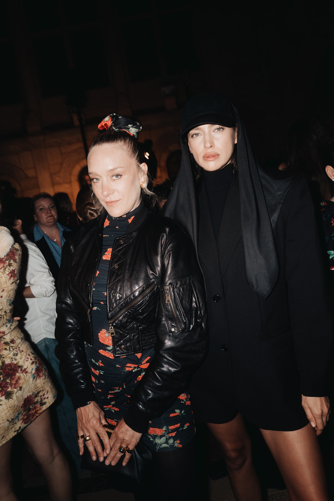 Irina Shayk s Chloe Sevigny (Foto: Lucas Possiede)