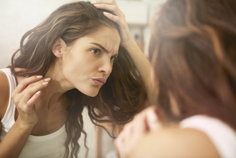 Menopauza može uzrokovati stanjivanje kose što je mnogim ženama traumatično (Foto: Envato Elements)