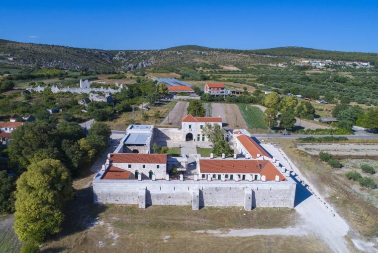 Maškovića Han prestao je s radom lani u prosincu, a sada ga je preuzeo novi investitor (Foto: Maškovića Han)