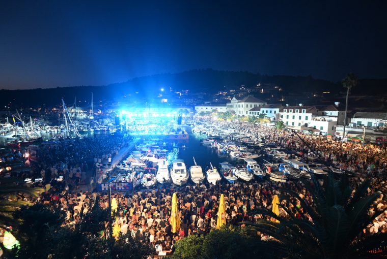 Oliveru u čast osmi put najavljena je manifestacija 'Trag u beskraju', koja će trajati šest dana (Foto: Ante Cizmic/ CROPIX)