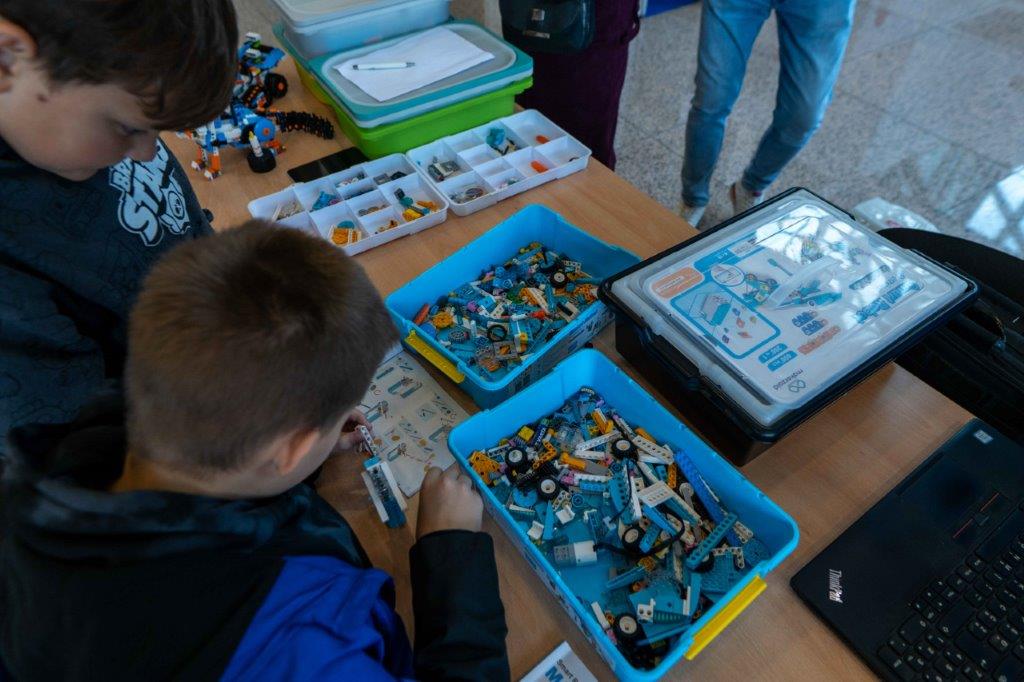 Tehnološki spektakl i ove će se godine održati u Zagrebu, a najmlađe očekuju interaktivne STEM radionice (Foto: Arhiva Hrvatska zajednica inovatora)